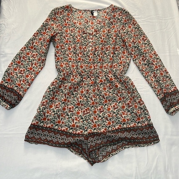 Divided Floral Print Long Sleeve Shorts Romper - Picture 1 of 4